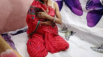 Preview 1 of Indan Www - Hot Desi bhabi ke pati ne bhabi ko gher me Red saree me gand dehkh ker chudai ker dali