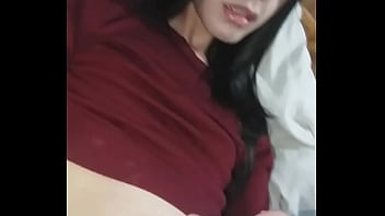 Preview 4 of Malaay Porn - Chilena caliente masturba su rica verga acabando en su ombligo manchando su ropa