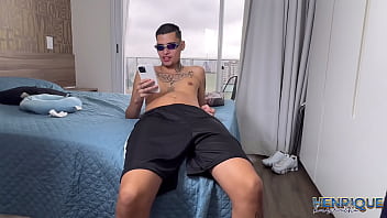 Preview 1 of Legwl Small - O MEU CUNHADO VAI DIRETO NA MINHA GOMA E FICA MANJANDO MEU PAUZAO ELE OLHA DE MAIS ENT&Atilde_O HOJE COLOQUEI ELE ENGASGAR GOSTOSO NA PIKA