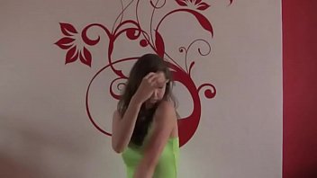 Preview 2 of Brazzer Tonight Girlfriend - Sexy culoncita se quita la ropa hasta quedar en tanga