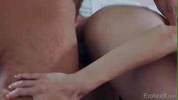 Preview 3 of 3gp Pool - Internal Love Scene 2