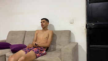 Preview 1 of Nude Lillys Mutter - Despu&eacute_s de estar con mi novio pas&eacute_ la noche con mi hermanastro viendo pel&iacute_culas
