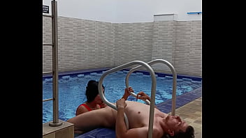 Preview 2 of Sonsad Mom - UN D&Iacute_A EN LA PISCINA EXCELENTE FACIAL.. que rico se pasa con un buen macho le chupo esa polla como si no hubiera un ma&ntilde_ana alexachris20 video completo