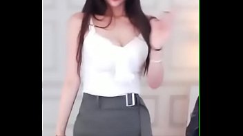 Preview 2 of Lez Kisme - Korean girl (BJ Winter) titty bounce