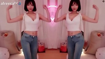 Preview 1 of Morena Bailando - BJ Winter does sexy dance