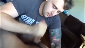 Preview 2 of Spunk Mouth Jones - Batendo e chupando o dotado do meu amigo