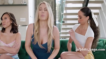 Preview 1 of Fingarin Mastubut - Dem Stepsis,  Kimmy and Alexis And Their Wet AF Resolution
