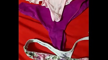 Preview 4 of Karlee News - 3 calzoncitos de mi madre dejandole un regalito