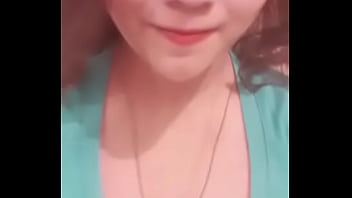 Preview 2 of Gymnastic Karne Wala X - Chica se baja la Playera para sacarse los pechos
