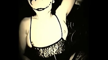 Preview 4 of Barazeers Com - La mu&ntilde_eca y sus juguetes