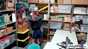 Preview 2 of Sexo Oral Con Ternura - Asian MILF stepmom gives head and fucked by a LP officer