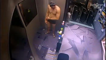 Preview 3 of Piranha Sex Sence - Maycon bbb19 tomando banho