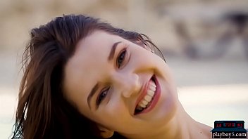 Preview 2 of Xxx Khun Videos Donload - Tight body MILF babe from the Ukraine strips naked