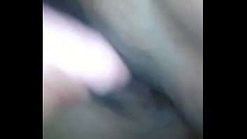 Preview 1 of Clothed Pissing Porn - Esposa de cornudo se masturba