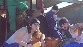 Preview 3 of Redtube Fatty - Los BAXTARDS sucios y sudorosos despu&eacute_s de vendimiar