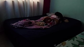Preview 1 of Lesbian Leg Cast - Encontr&eacute_ a la hijastra en pijama cortica y no me aguante y le met&iacute_ mi verga bien sabroso