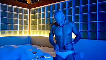 Preview 1 of Master Sissification - VEM FUDER COMIGO NESSA BANHEIRA DE ESPUMA