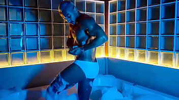 Preview 4 of Master Sissification - VEM FUDER COMIGO NESSA BANHEIRA DE ESPUMA