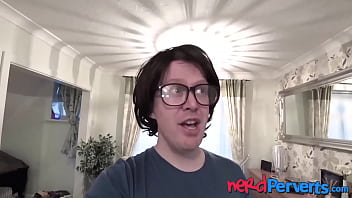 Preview 2 of Fuck Water Pkrn - Babe Valentina Bianco sucking nerd cock in casting
