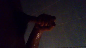 Preview 2 of Risque Roses - Me vine en la ducha
