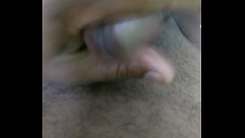 Preview 3 of Jv Jizzcom - Gozando um jato de esperma