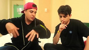 Preview 2 of Mia Khalifa Fucks Fan - Fred metendo pau no rabo do Tio Orochi em um muquifo HD