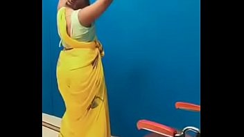 Preview 3 of Sunny Leon Shows Ass - Swathi naidu sexy dance in saree