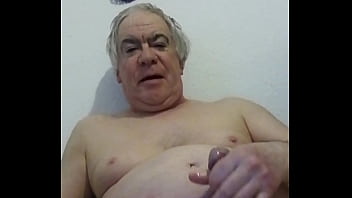 Preview 1 of Gonzo Movies Xnxx - Playing on my bed