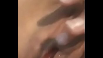 Preview 3 of Anal Quastcom - Se masturba con los dedos y se corre