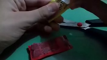 Preview 3 of Porn Usa Virgin Deflower - Novinho gay esperimentando picol&eacute_ de sangue m. e esperma