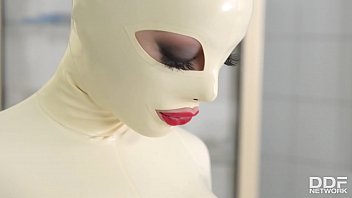 Preview 1 of Vaginapumpe - Busty Latex Lucy spanks her ass &amp_ fills her creamy pussy with clinic sex toy