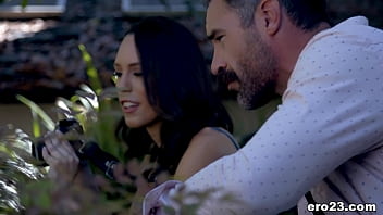 Preview 1 of Pakistani Xnxx Mera Acktr - Photograpers fuck under the sun - Jade Nile and Mick Blue