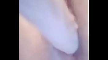 Preview 2 of Bikjl Xxx - 风骚丰满漂亮御姐主播穿着开档丝袜大力插穴自慰 逼逼水多 表情也很淫荡