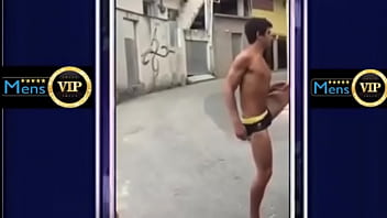 Preview 4 of Busty Mafia - Fazendo embaixadinha de sunga na rua