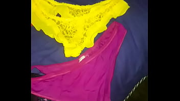 Preview 1 of Cheating Trans - Aprovechando que mama no esta
