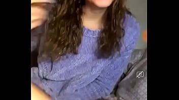 Preview 2 of China 15 To 18 Year Girl Sex - Minha amiga se exibindo na live com os f&atilde_s
