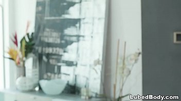 Preview 1 of Seachhot Sex Karina World - Handyman needs some massage - Abella Danger