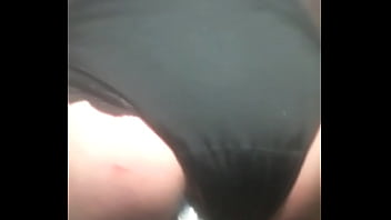 Preview 3 of Masturbate Infront Of Mom - CDzinha consolo neg&atilde_o femea quer rola macho