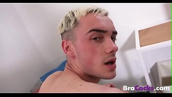 Preview 3 of Big Ass Mom Sex 3gp Videos - BLONDE GETS SOME CUM IN HIS ASS