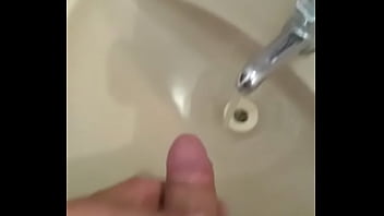 Preview 2 of Pornvilla Hindi Audio - Novinho batendo punheta no espelho
