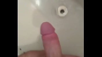 Preview 3 of Pornvilla Hindi Audio - Novinho batendo punheta no espelho
