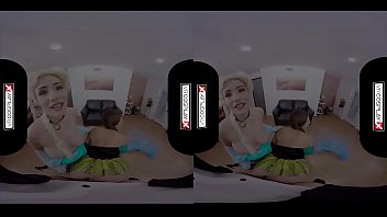 Preview 3 of Puss Urien - Frozen XXX Cosplay VR Sex - Explore a new sense of realism!