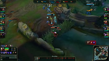 Preview 2 of Karate Trampling - ZED COMENDO A GOSTOSA DA MISS FORTUNE SEM CAMISINHA