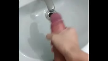 Preview 3 of Bhabi Cheating Yoga - Novinho batendo punheta e gozando