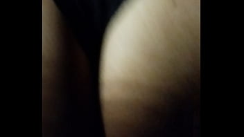 Preview 3 of Frau Masturbiert In Der Bahn - Novinha de 18 sentando na pica