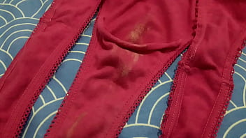 Preview 2 of Consoled Help Mom - Calzon rojo recien usado - Red used panties