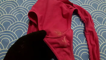 Preview 4 of Consoled Help Mom - Calzon rojo recien usado - Red used panties