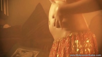 Preview 1 of Toalet Publlic - She Has Never Been Sexier