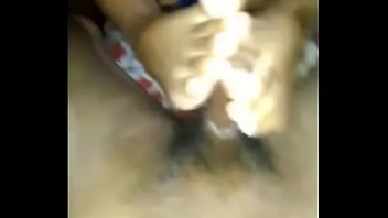 Preview 3 of Kuwait Xxxx - mi vecina me hace una paja con los pies footjob