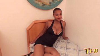 Preview 3 of Strip Play Games - Raphaela Nunes ninfeta mulata